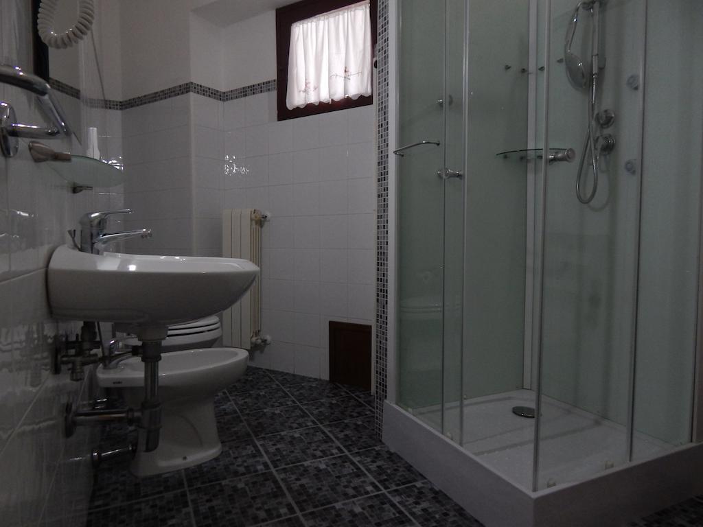Hotel Il Platano Ottana Quarto foto